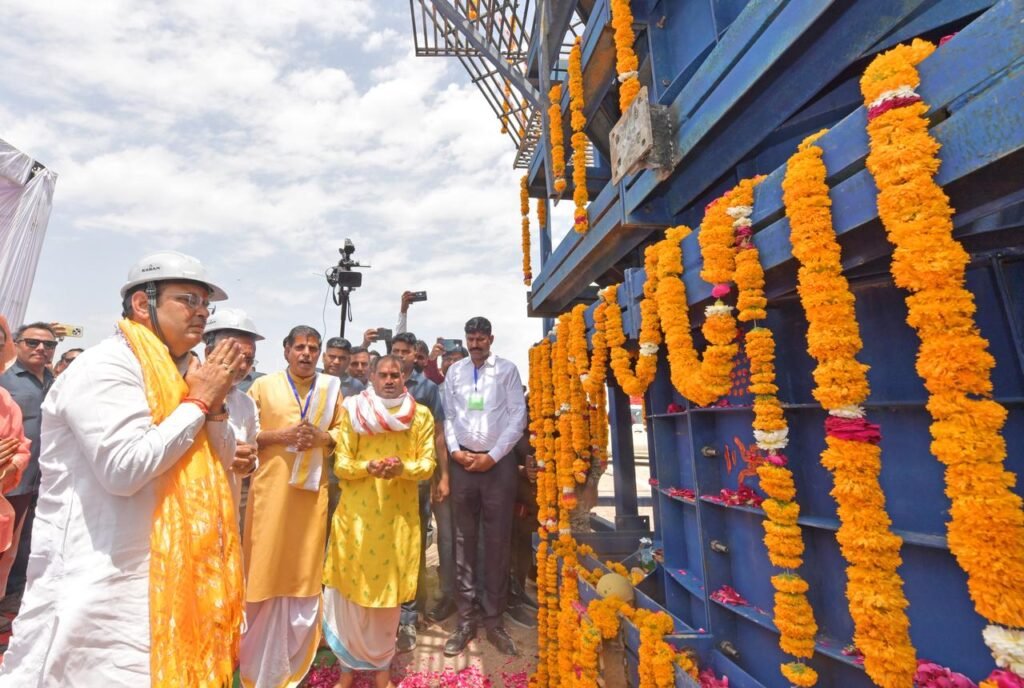 मुख्यमंत्री ने चंबल एक्वाडक्ट का निरीक्षण किया, 17 जिलों को मिलेगा पानी