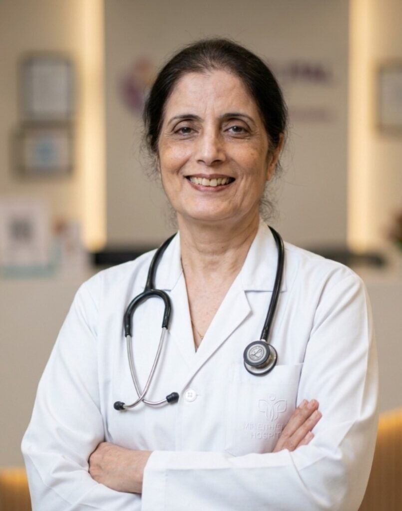 इनफर्टिलिटी का मुफ्त इलाज जयपुर के लिए विभा IVF क्लिनिक में परामर्श देतीं डॉ. विभा गर्ग