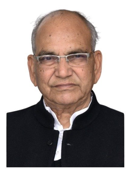 समर्थन मूल्य पर गेहूं की खरीद के लिए अनाज मंडी में बारदाने की कमी के बीच लगे गेहूं के ऊंचे ढेर