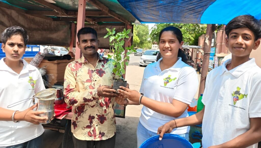 पर्यावरण दिवस पर वेस्ट टू वेल्थ मॉडल के अंतर्गत आम की गुठलियों से तैयार किए जा रहे नए पौधों की ग्रीनहाउस नर्सरी