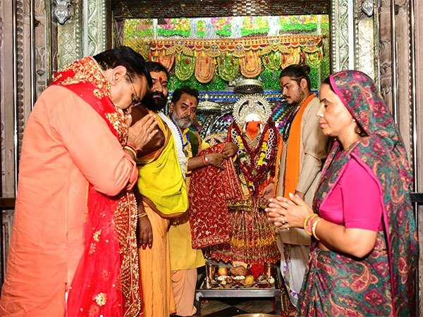 भरतपुर के बिहारीजी, गंगाजी और लक्ष्मणजी मंदिरों में चल रहा जीर्णोद्धार और सौंदर्यीकरण कार्य