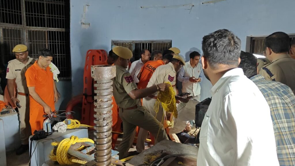 20 साल बाद पांचना बांध से पानी की निकासी शुरू होने पर करौली में किसानों के लिए छोड़ा गया पानी