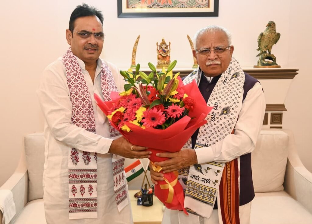 मुख्यमंत्री भजनलाल शर्मा नई दिल्ली में केंद्रीय मंत्रियों से मुलाकात करते हुए