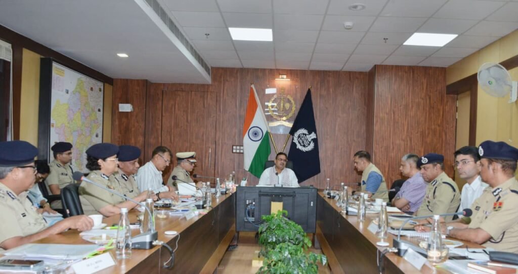 राजस्थान साइबर क्राइम कंट्रोल सेंटर का निरीक्षण करते मुख्यमंत्री भजनलाल शर्मा