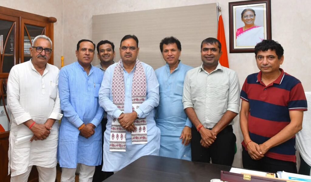 55 दिनों से बंद बालोतरा कपड़ा उद्योग को शुरू कराने की मांग को लेकर मुख्यमंत्री भजनलाल शर्मा से मिले जनप्रतिनिधि