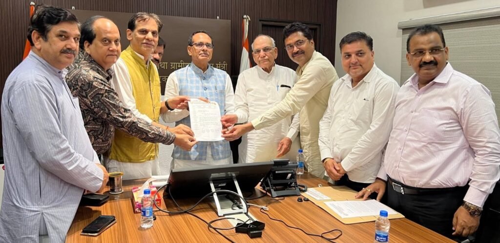 एक देश एक मण्डी सेस की मांग को लेकर कृषि मंत्री शिवराज सिंह चौहान से मुलाकात करता बीयूवीएम प्रतिनिधिमंडल