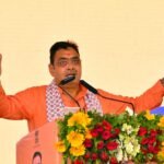 मुख्यमंत्री भजनलाल शर्मा सपनों की उड़ान कार्यक्रम में युवाओं से संवाद करते हुए