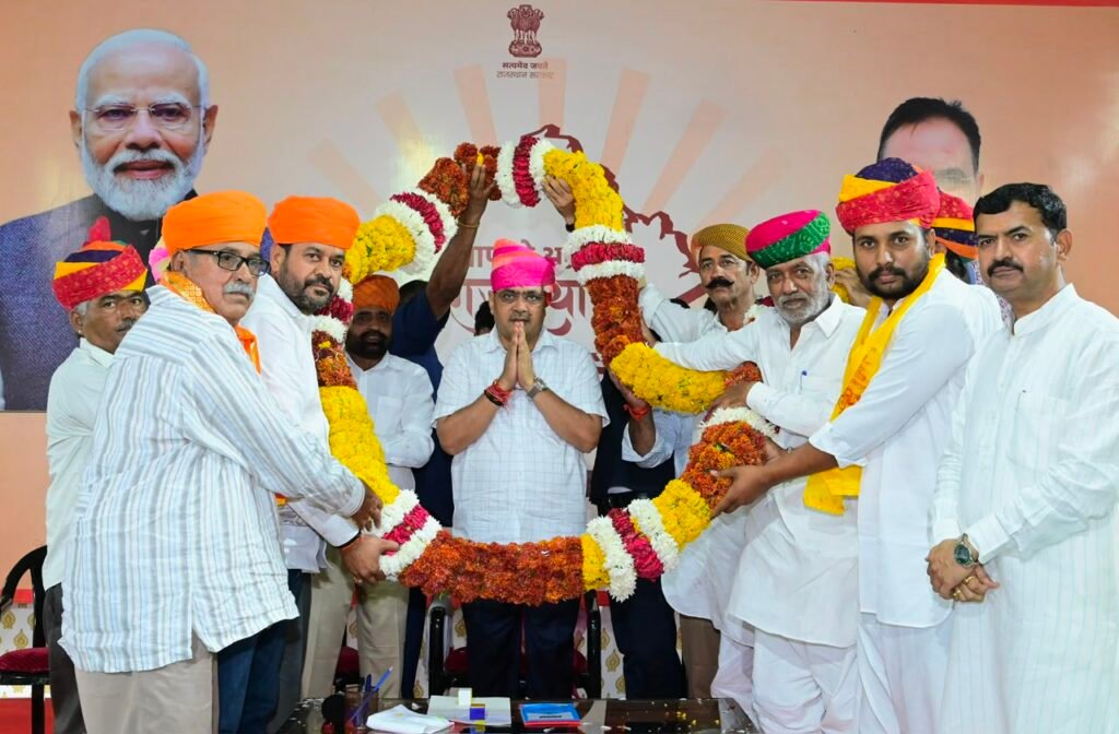 मुख्यमंत्री भजनलाल शर्मा ओम बन्ना मंदिर ट्रस्ट के आभार कार्यक्रम को संबोधित करते हुए