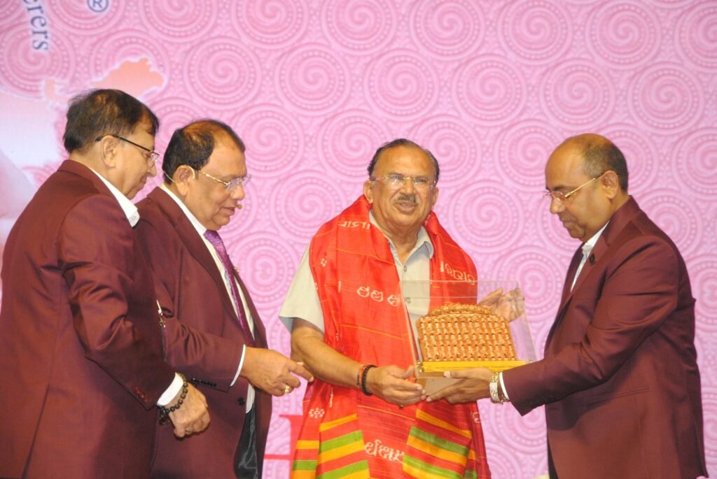 जयपुर में आयोजित फेडरेशन ऑफ ऑल इंडिया कैटरर्स सम्मेलन 2026 का उद्घाटन करते वासुदेव देवनानी