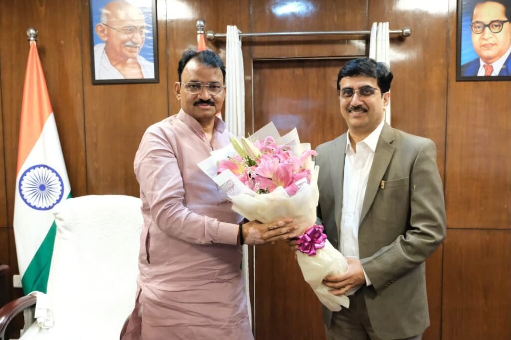 राजस्थान यूनिफॉर्म सिविल कोड बिल 2026 को मंजूरी देते मुख्यमंत्री भजनलाल शर्मा