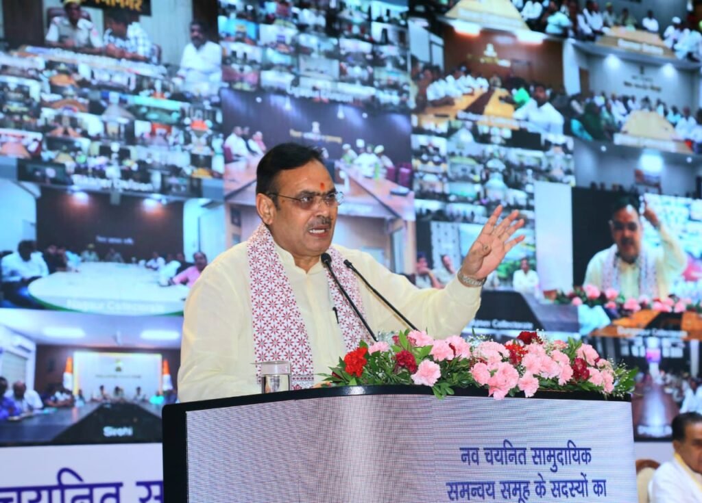 मुख्यमंत्री भजनलाल शर्मा सीएलजी सदस्य आमुखीकरण कार्यक्रम को संबोधित करते हुए