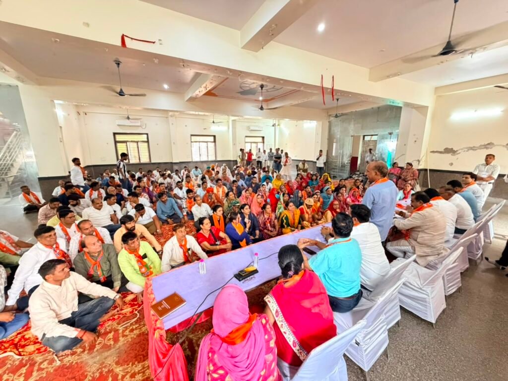 अलवर नगर निगम चुनाव को लेकर भाजपा की संगठनात्मक बैठक में चंद्रशेखर बावनकुळे