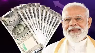 राजस्थान प्रधानमंत्री मुद्रा ऋण योजना के तहत महिला उद्यमी को मुद्रा ऋण प्राप्त करते हुए