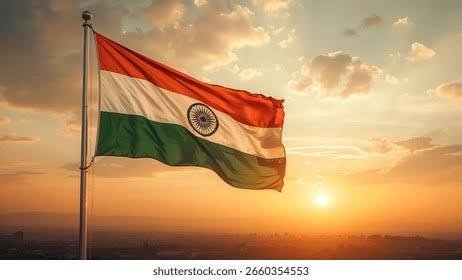 सादुलशहर तिरंगा यात्रा में तिरंगा लेकर चलते मुख्यमंत्री भजनलाल शर्मा