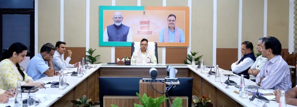 लम्पी स्किन रोग की स्थिति पर बैठक करते मुख्यमंत्री भजनलाल शर्मा