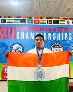वर्ल्ड स्ट्रेंथ लिफ्टिंग चैंपियनशिप में सिल्वर मेडल जीतने वाले पवन कुमावत