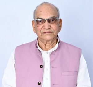 UPI भुगतान करते छोटे दुकानदार और व्यापारी