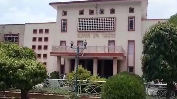 जयपुर में पेंशन अदालतों की समीक्षा करते मुख्य सचिव वी. श्रीनिवास