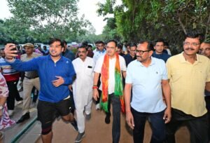 मुख्यमंत्री भजनलाल शर्मा जयपुर के सेंट्रल पार्क में आमजन के साथ मॉर्निंग वॉक करते हुए