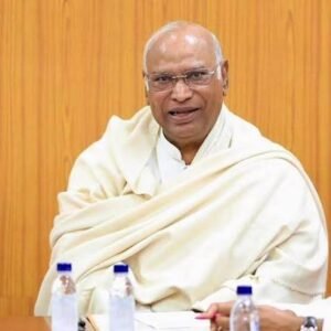 कांग्रेस अध्यक्ष मल्लिकार्जुन खड़गे के बयान पर प्रतिक्रिया देते केंद्रीय मंत्री गजेन्द्र सिंह शेखावत
